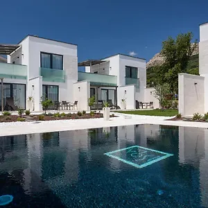 Hotel & Isola, Baška