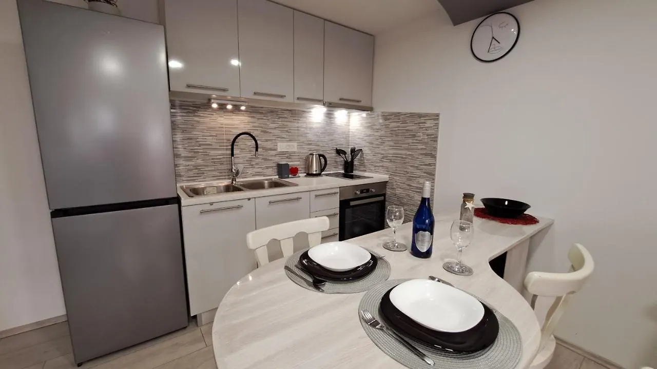 Apartment Iva Baska  0*, Baska (Krk)