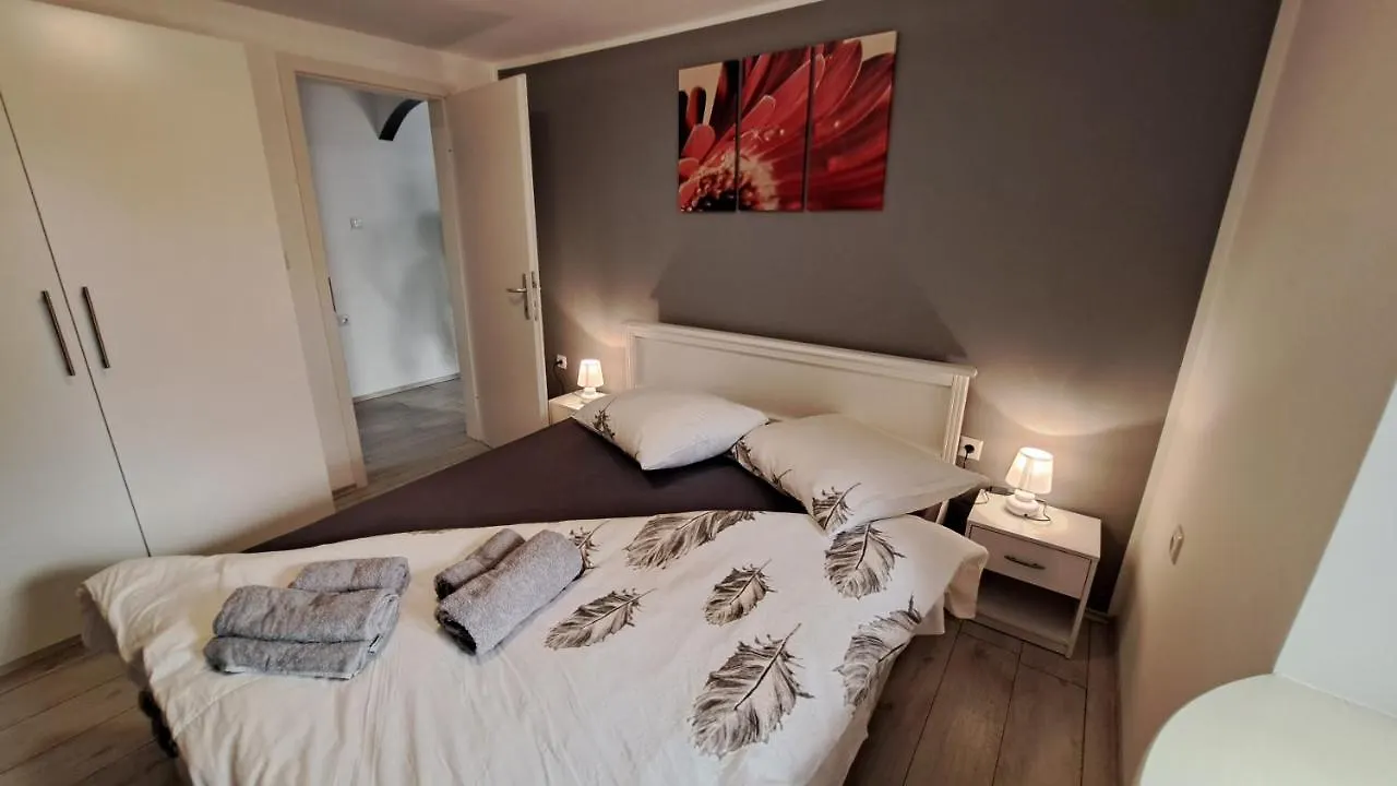 Apartment Iva Baska  0*, Baska (Krk) Croatia